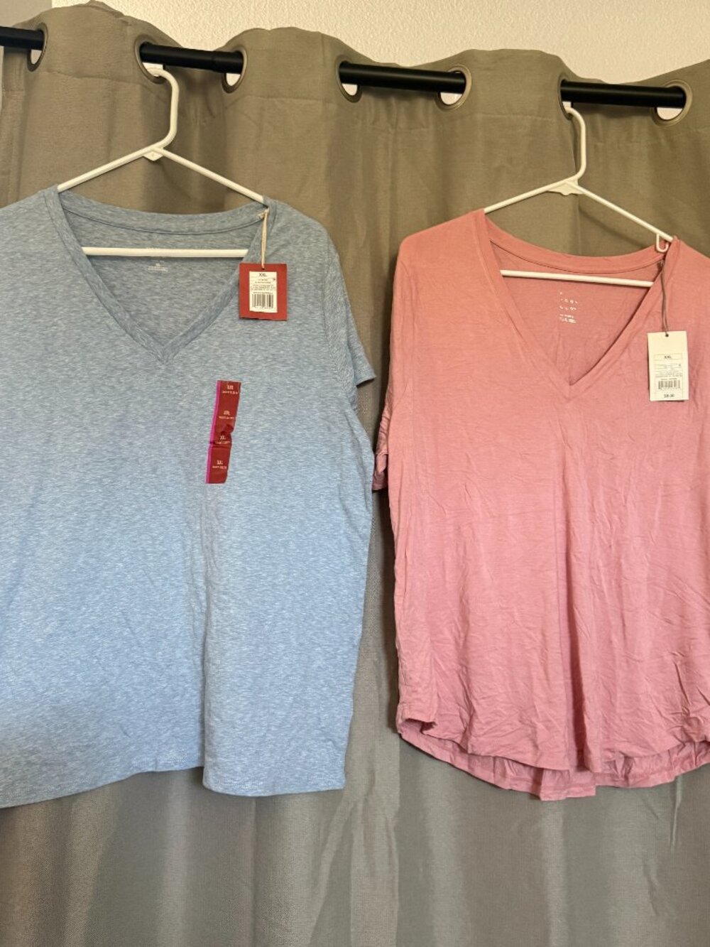 2 New V-Neck Tee Bundle|Blue Heather + Blush Pink|Women's XXL | Everyday Basics